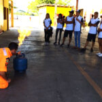 Alunos do Projeto Jovem Guarda participam de atividades práticas com Corpo de Bombeiros