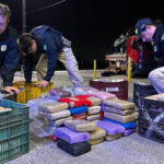PRF intercepta veículo com 283 kg de drogas escondidas em caixas de verdura