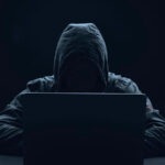 Hacker de 18 anos suspeito de invadir sites de órgãos públicos é alvo de busca e apreensão no CE