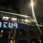 Ônibus do Fortaleza é atacado por torcedores do Sport e jogadores ficam feridos