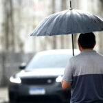 Novo aviso de chuvas e ventos intensos abrange 102 cidades do CE até quarta (20); saiba quais